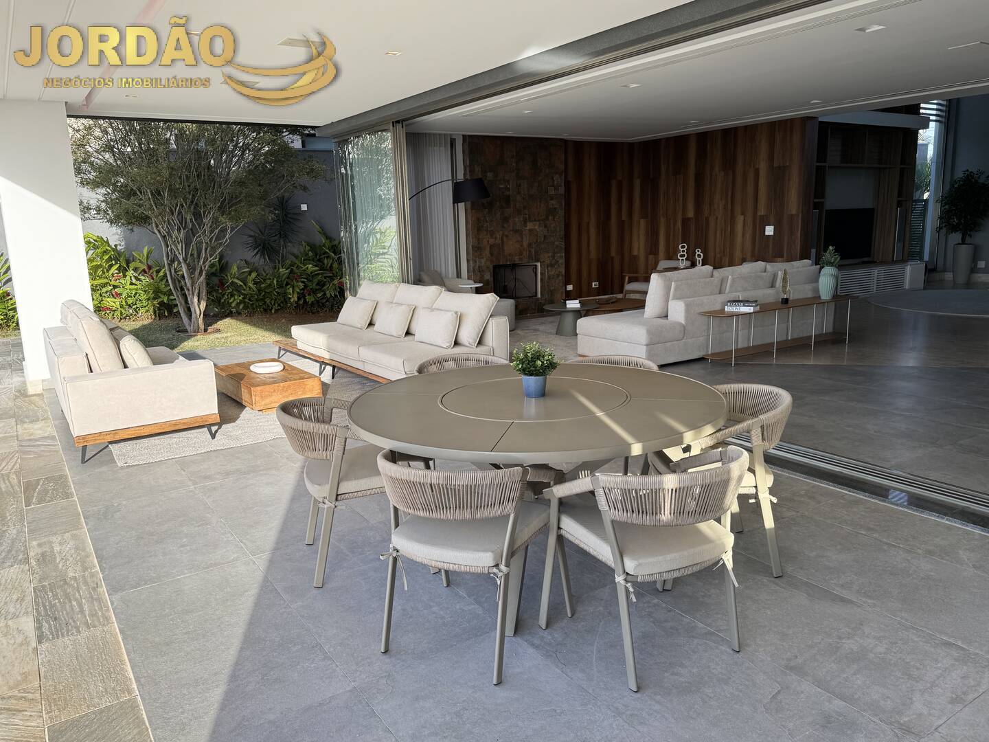 Casa de Condomínio para alugar com 5 quartos, 820m² - Foto 15